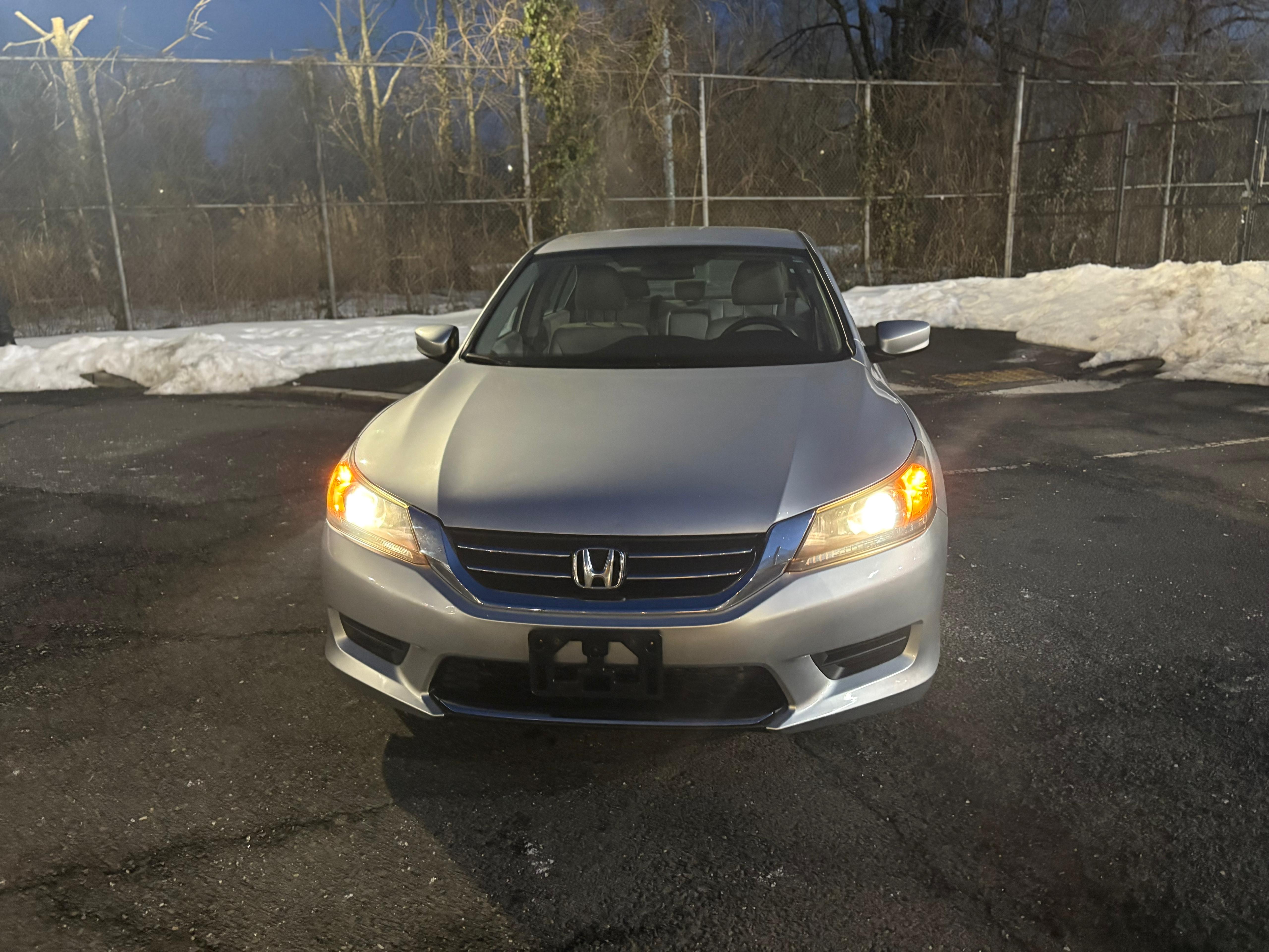 Vehicle photo 3