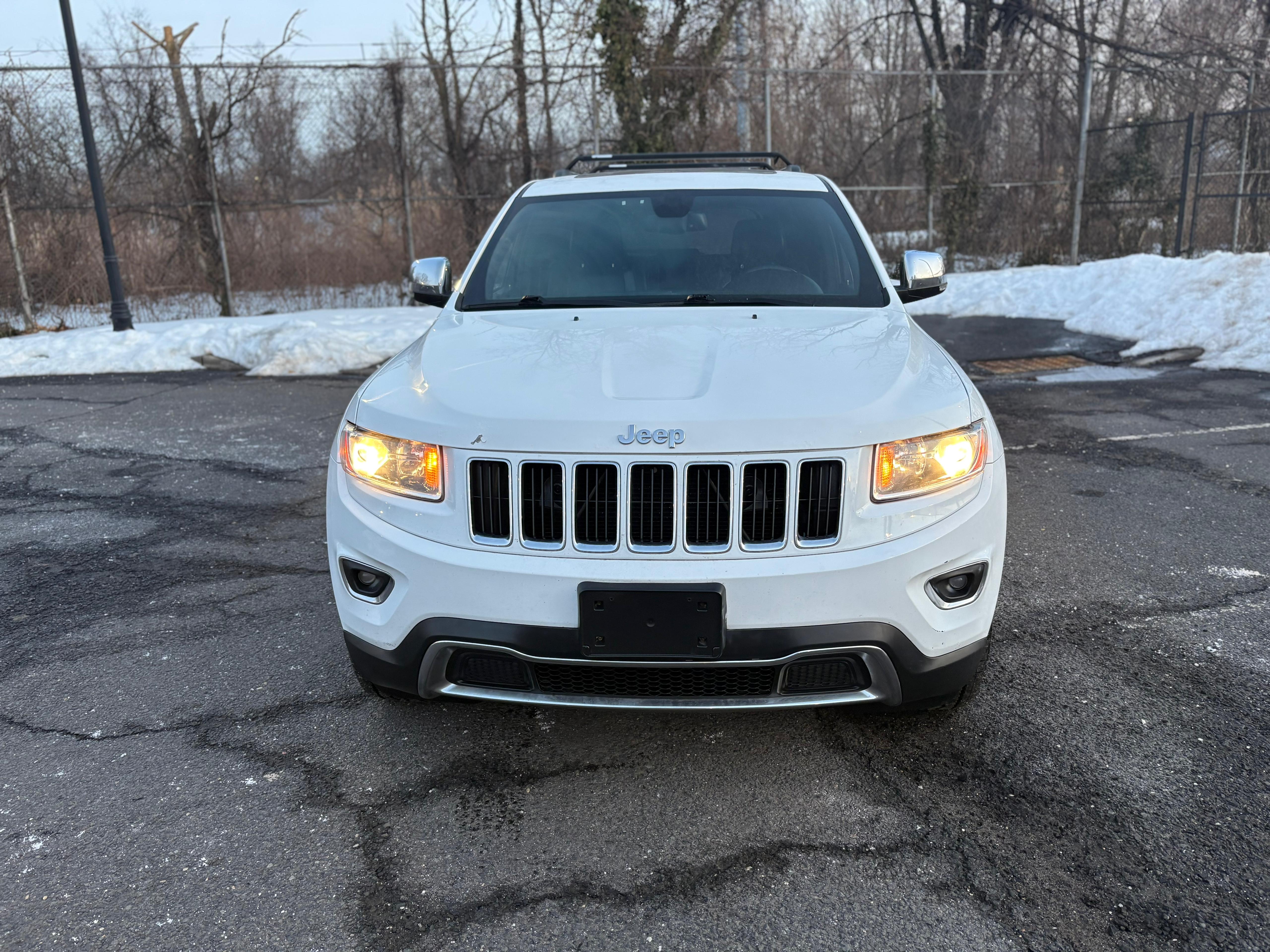 Vehicle photo 3
