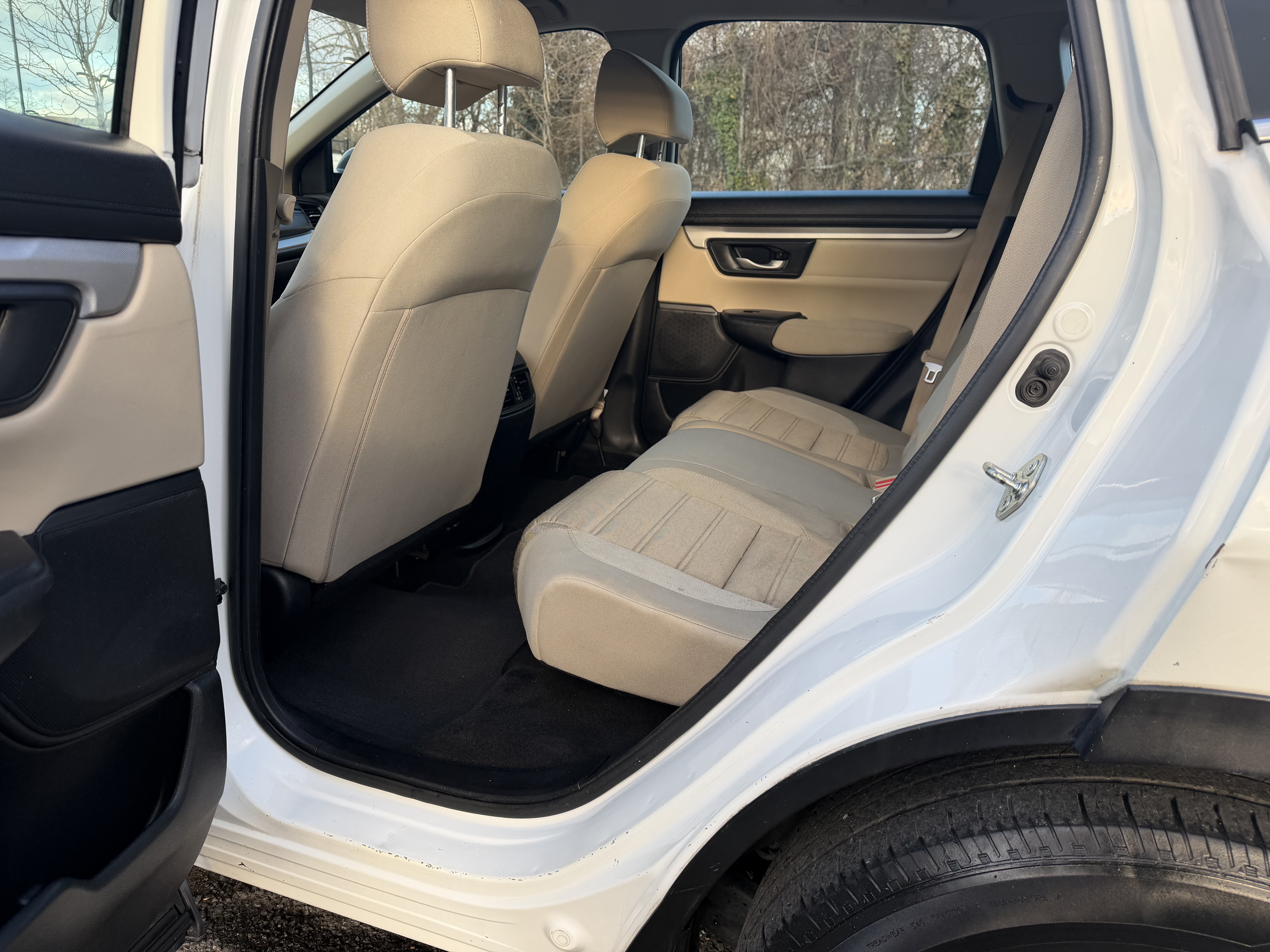 Vehicle photo 8