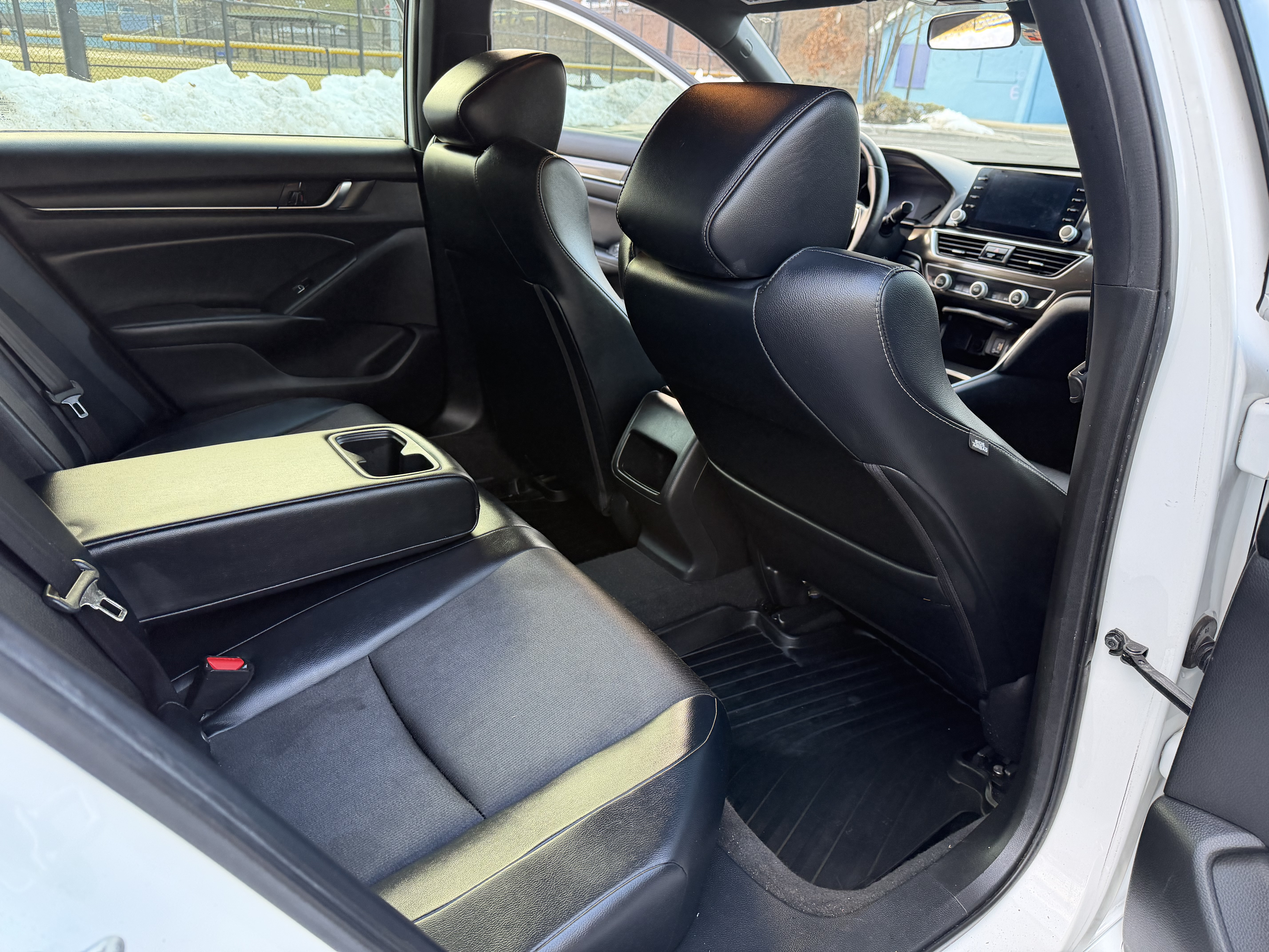 Vehicle photo 10